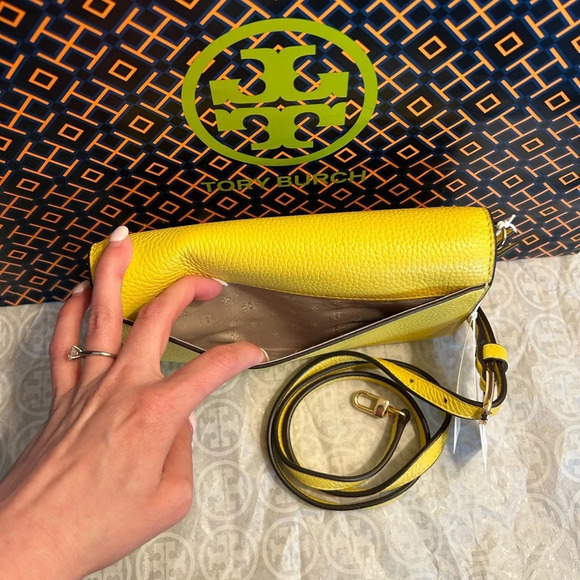 Tory Burch Thea Flat Wallet Crossbody Bag Yarrow Gold Yellow - Picture 14 of 16